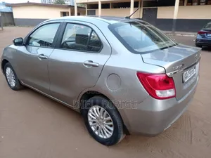 Suzuki Dzire 2024 Gris