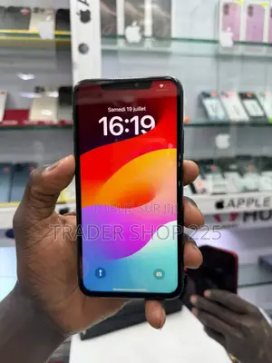 Photo - New Pomme iPhone 11 Pro Max 64 GB Vert