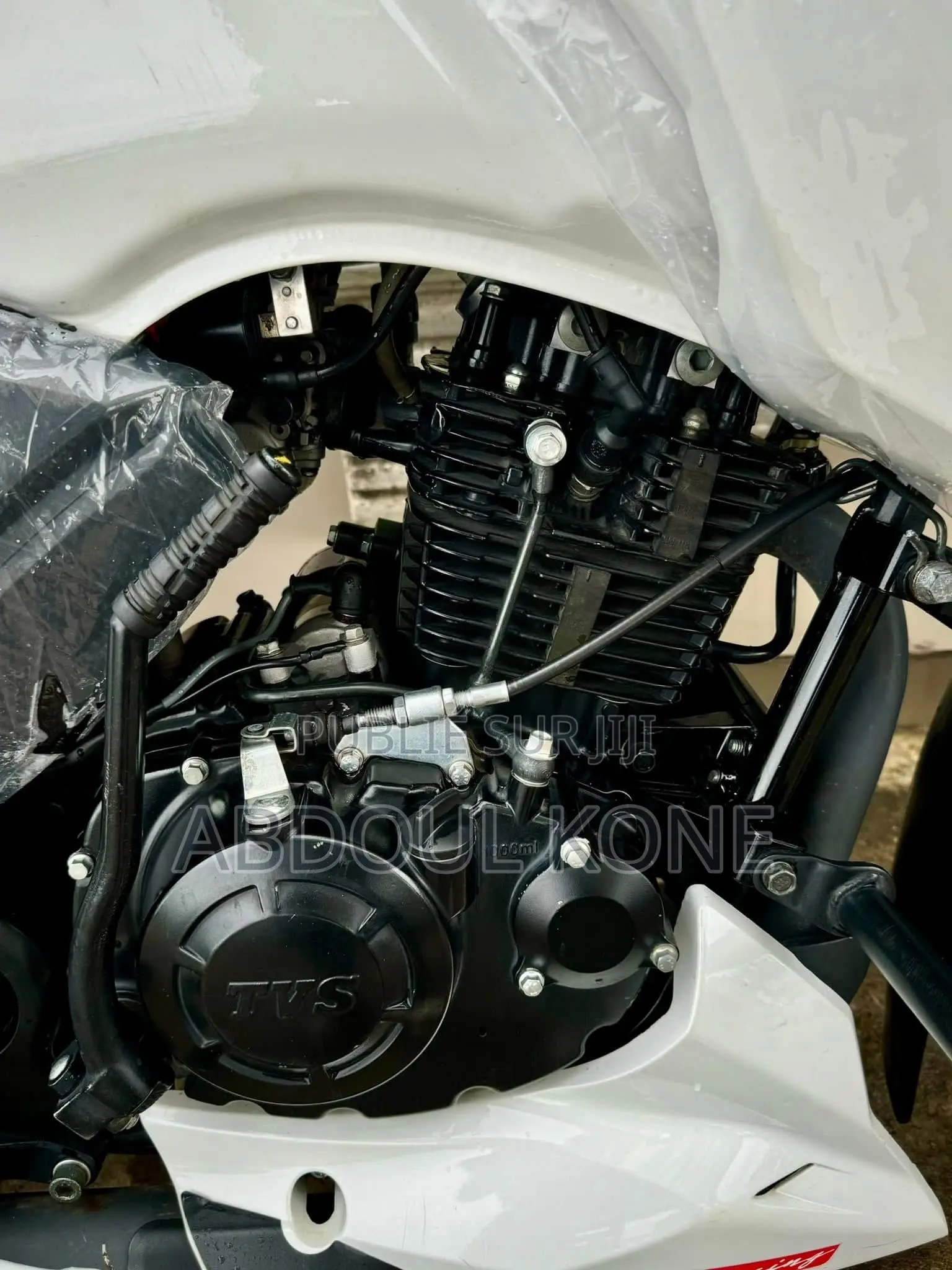 Neuf TVS Apache 180 RTR 2023 Blanc
