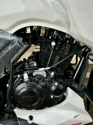 Neuf TVS Apache 180 RTR 2023 Blanc