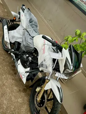 Neuf TVS Apache 180 RTR 2023 Blanc