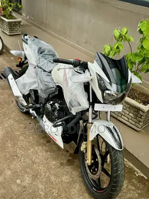 Neuf TVS Apache 180 RTR 2023 Blanc