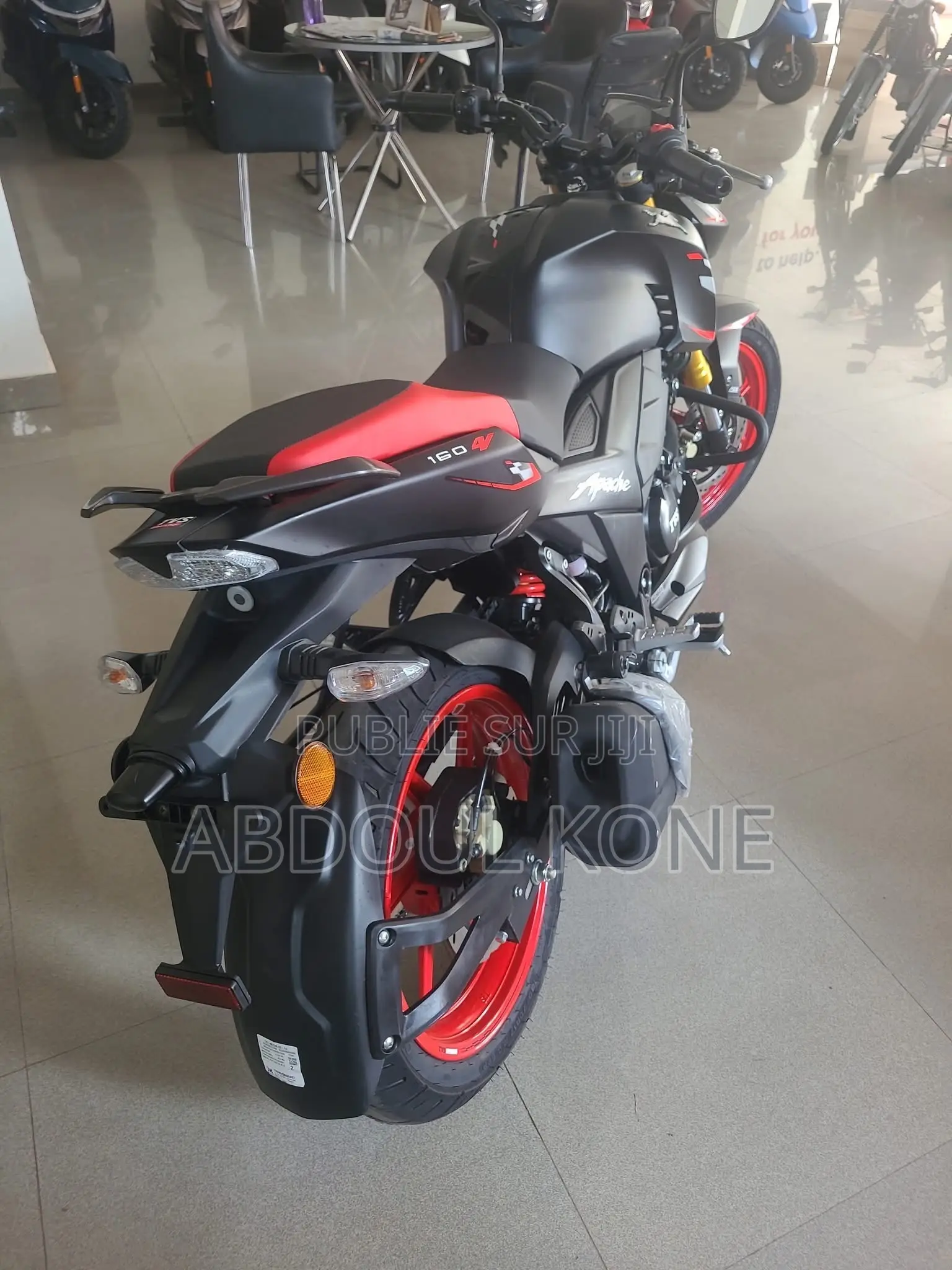 Neuf TVS Apache 160 4V 2025 Noir