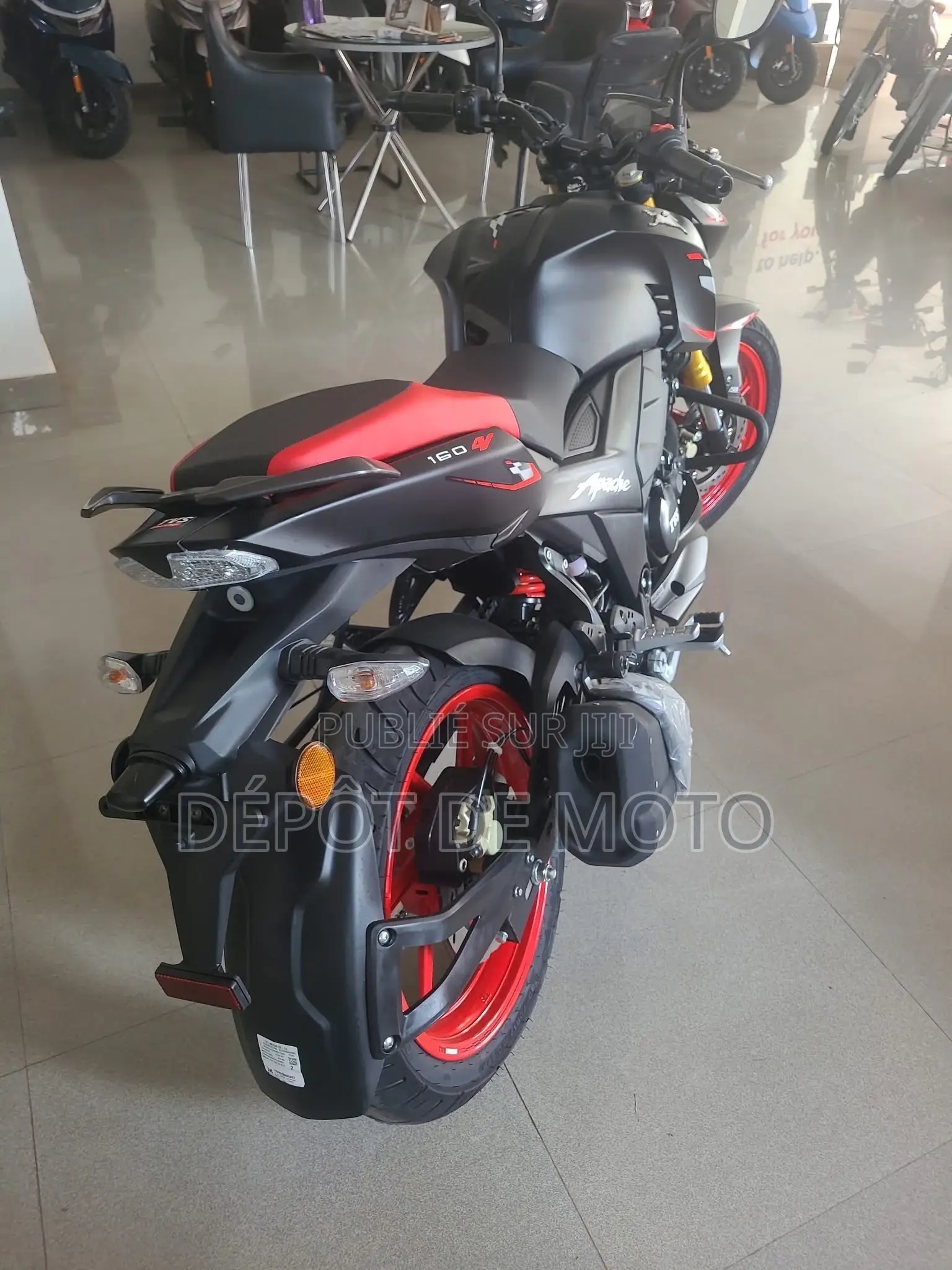 Neuf TVS Apache 160 4V 2025 Noir