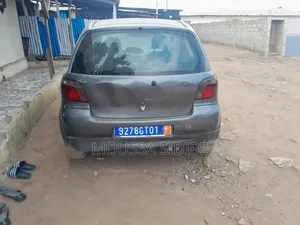 Toyota Yaris 2003 Gris
