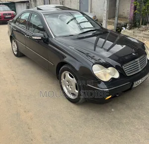 Photo - Mercedes-Benz C-Class C 200 Kompressor (S203) 2005 Noir