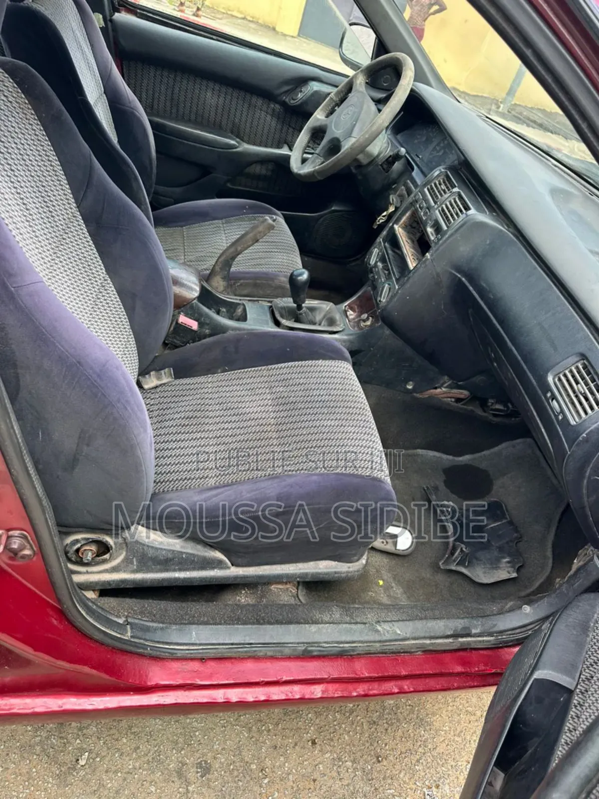 Toyota Corolla 1.9 D Sedan 2000 Rouge