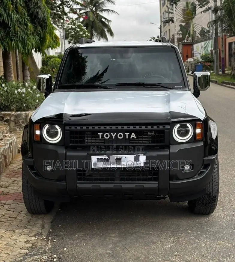 Toyota Land Cruiser Prado 2.4 Petrol 2025 Noir Mat