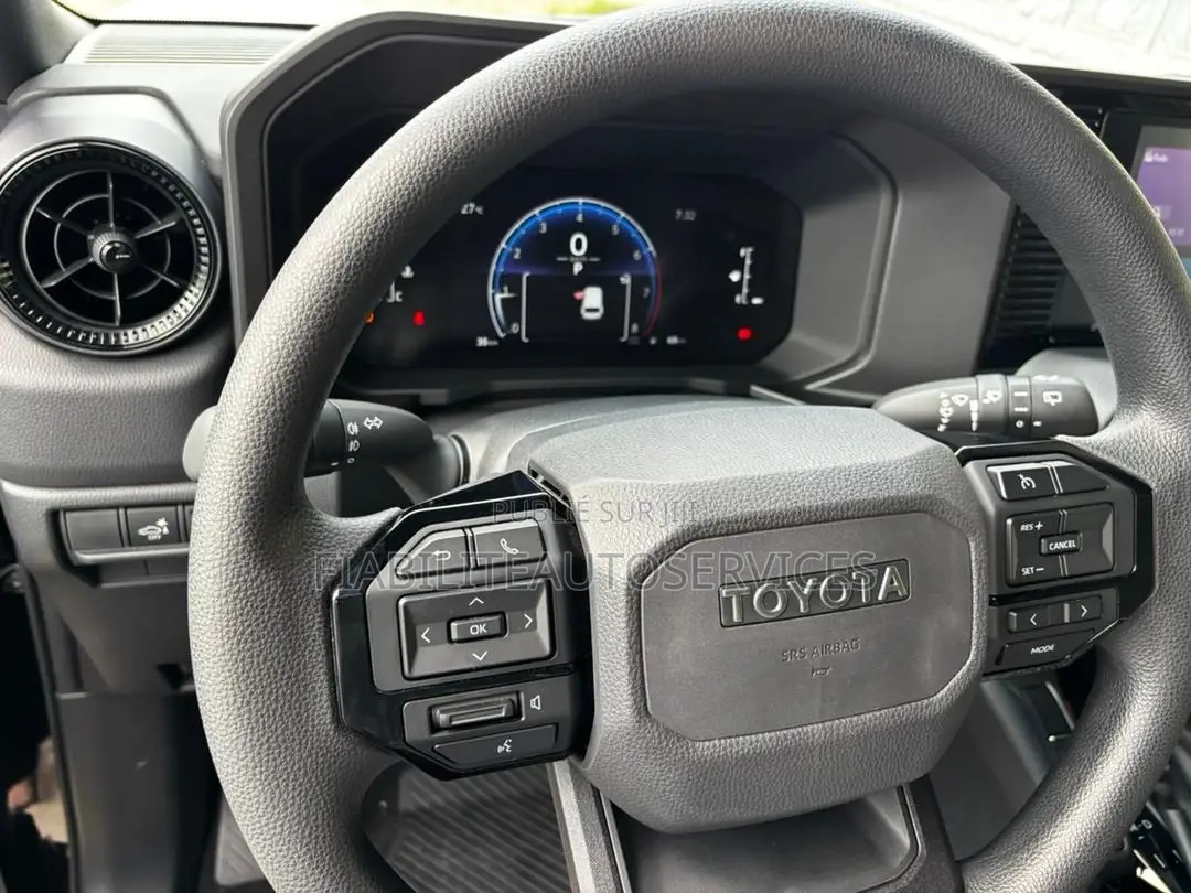 Toyota Land Cruiser Prado 2.4 Petrol 2025 Noir Mat