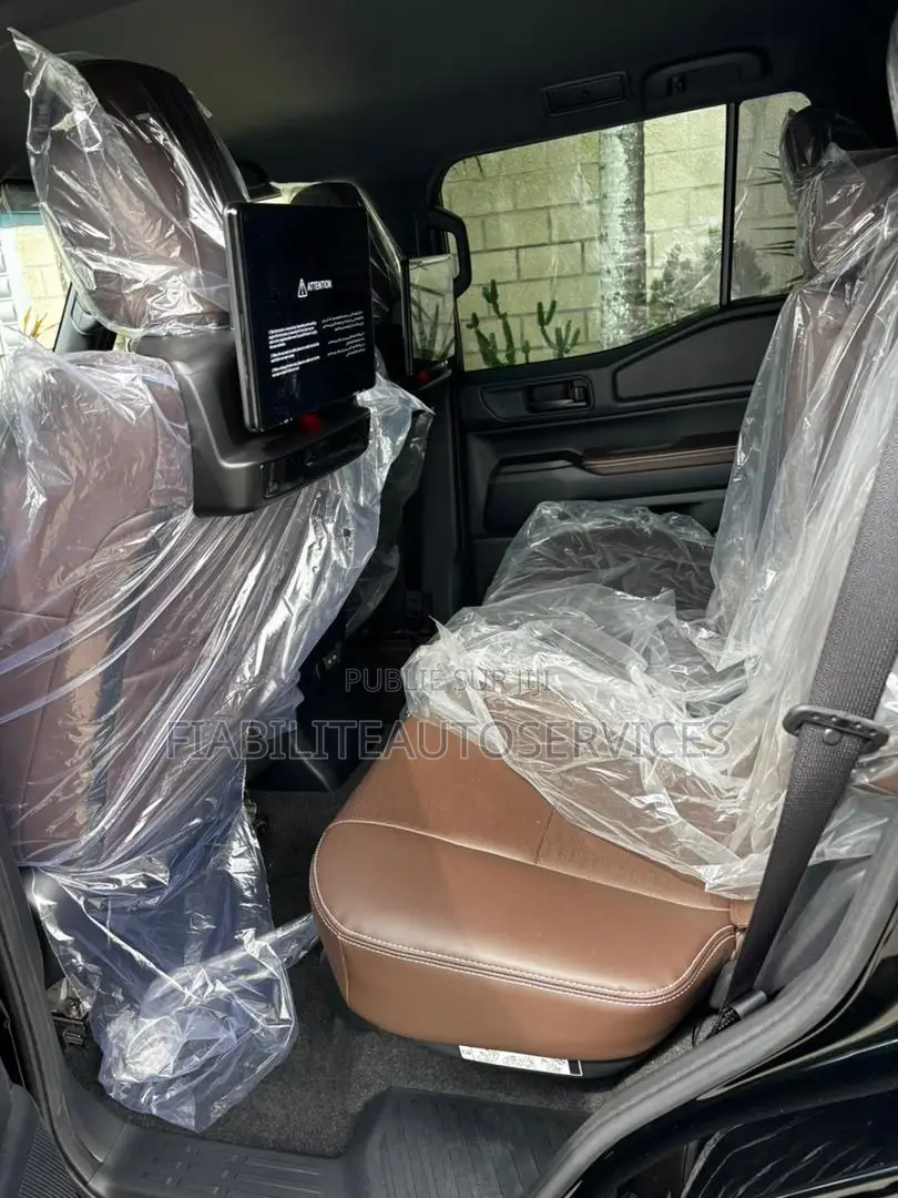 Toyota Land Cruiser Prado 2.4 Petrol 2025 Noir Mat