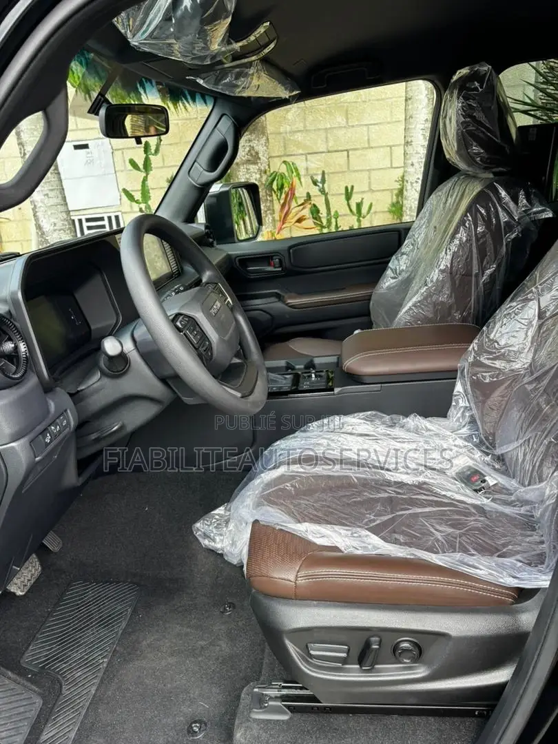 Toyota Land Cruiser Prado 2.4 Petrol 2025 Noir Mat