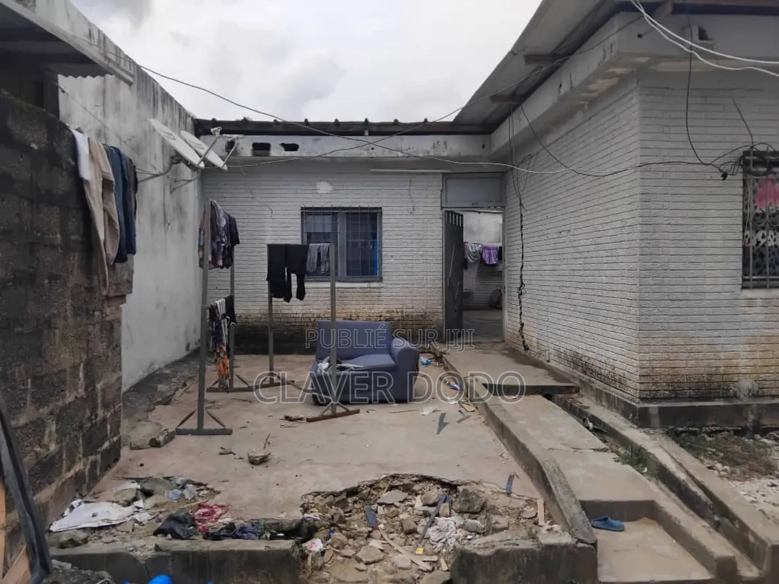 4chbre Villa dans Cité Aniegre, Yopougon à Vendre