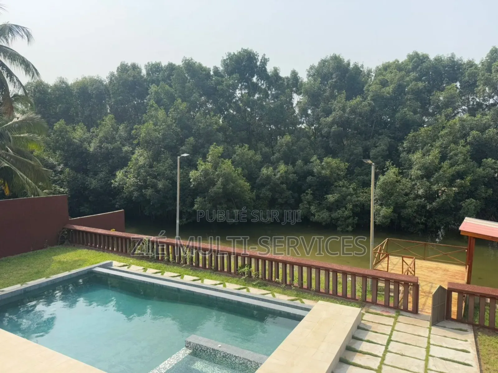 Furnished 6chbre Villa dans Zié Multi-Service, Grand-Bassam à Vendre