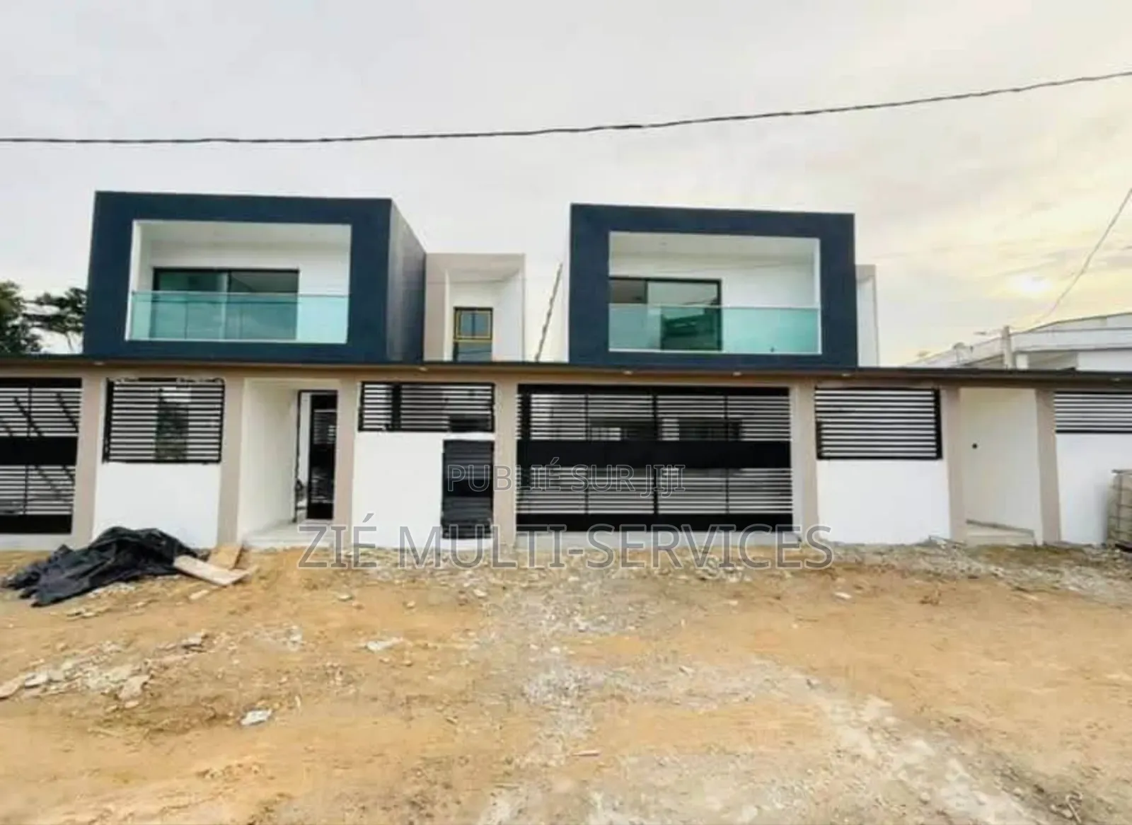 6chbre Duplex dans Zié Multi-Service, Bingerville à Vendre