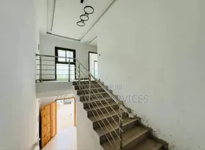 6chbre Duplex dans Zié Multi-Service, Bingerville à Vendre