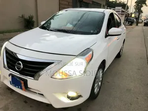 Photo - Nissan Versa 1.6 SV 2017 Blanc