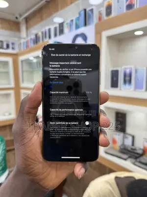 Photo - New Pomme iPhone 11 Pro Max 64 GB Doré