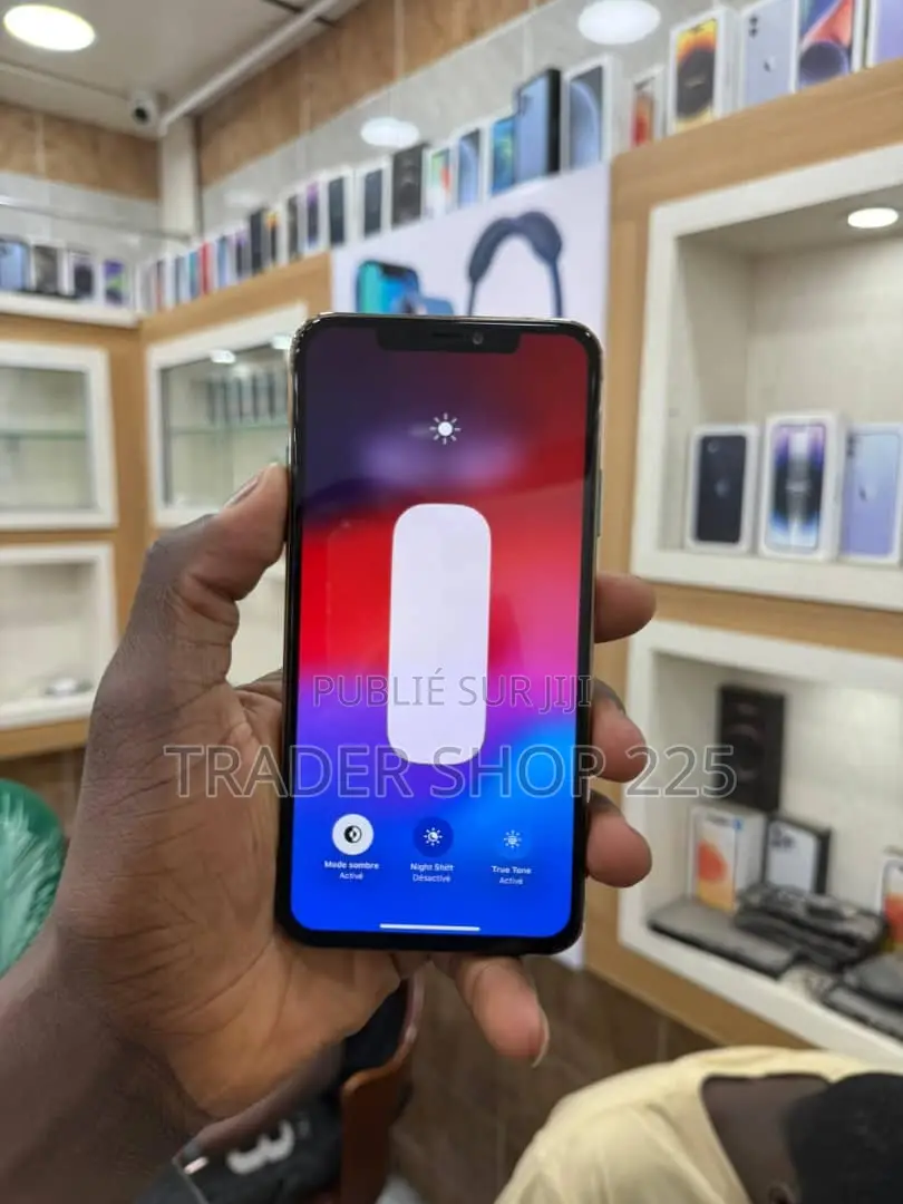 New Pomme iPhone 11 Pro Max 64 GB Doré