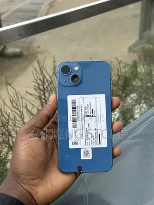 Photo - Pomme iPhone 13 128 GB Bleu