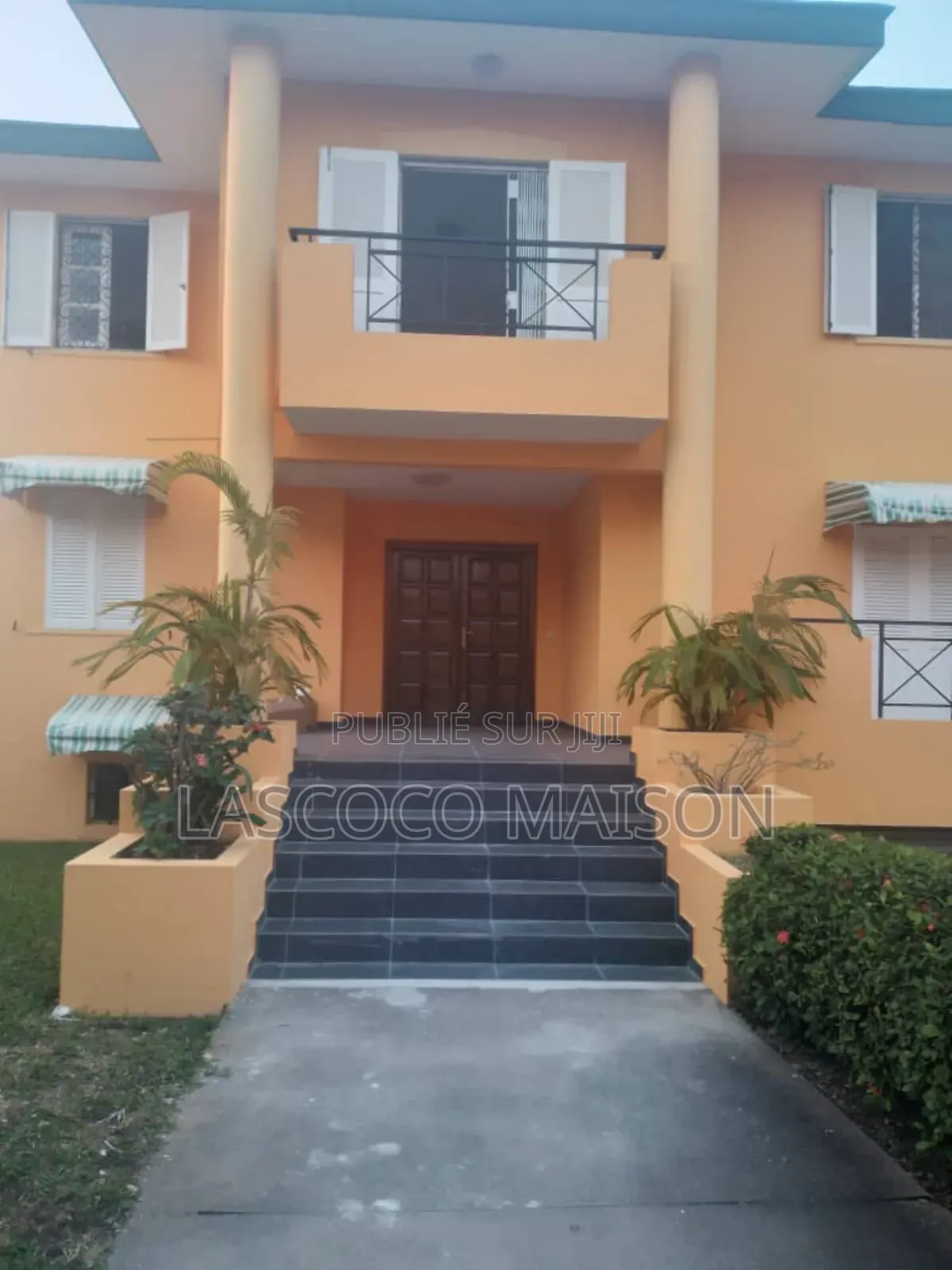 5chbre Duplex dans Lascoco, Cocody à Louer