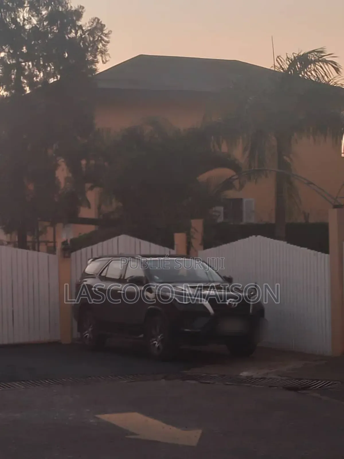 5chbre Duplex dans Lascoco, Cocody à Louer