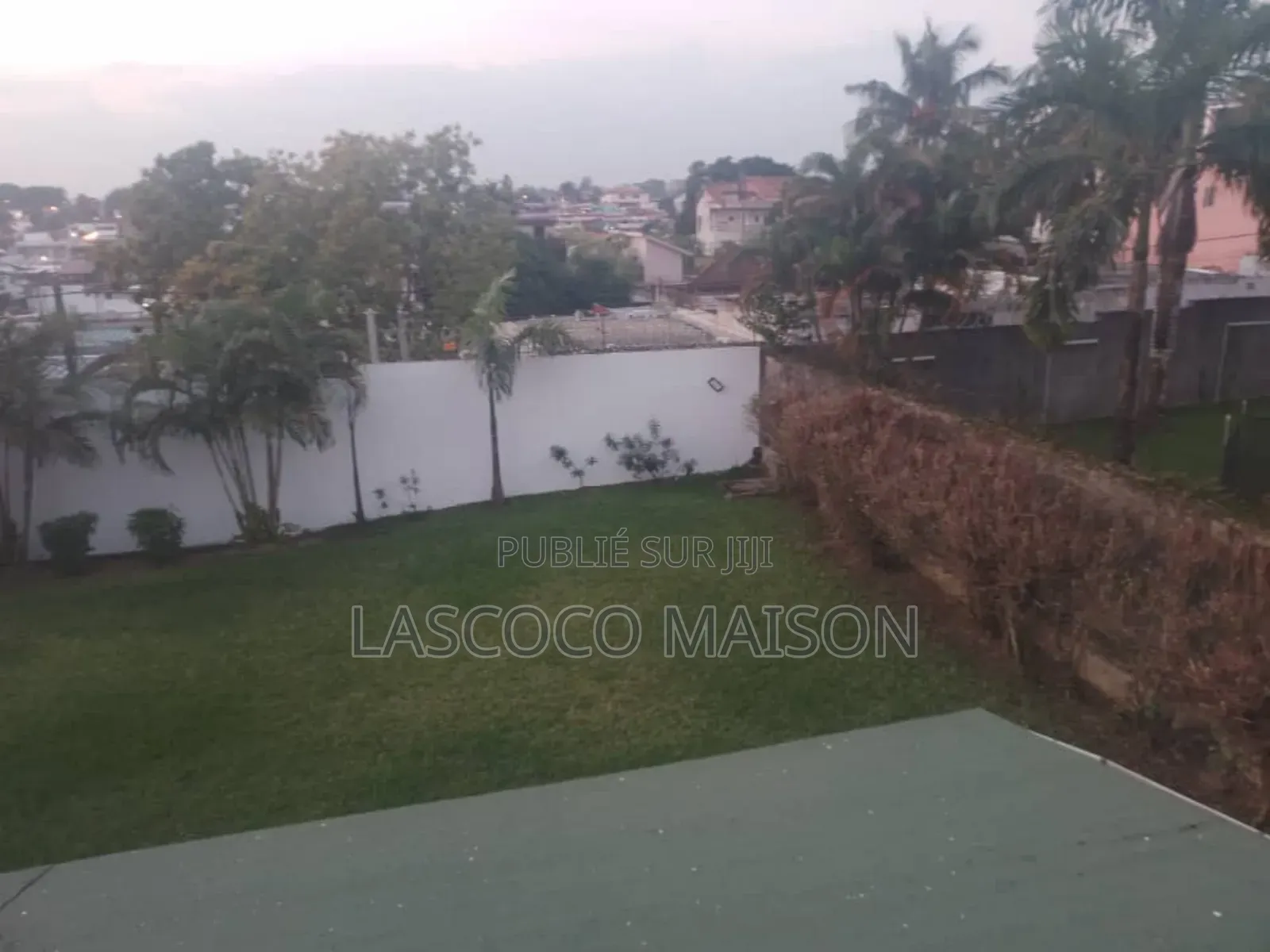 5chbre Duplex dans Lascoco, Cocody à Louer