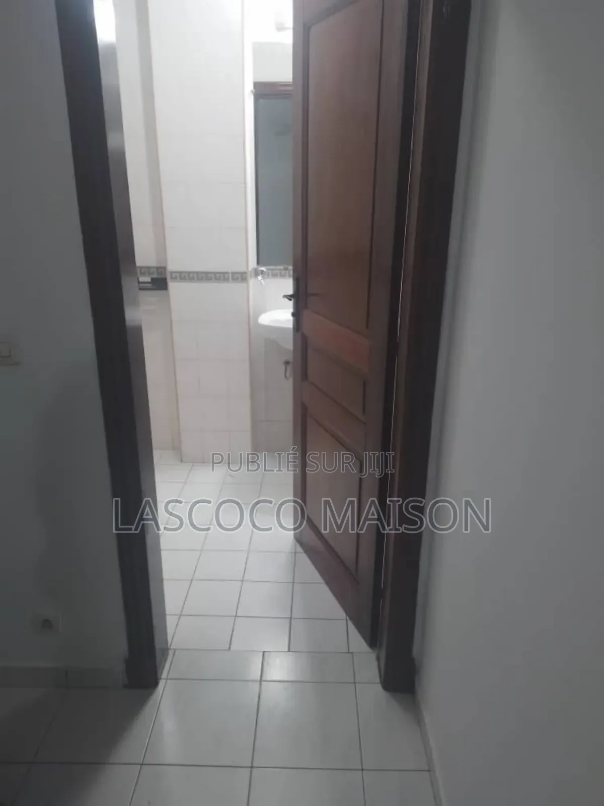5chbre Duplex dans Lascoco, Cocody à Louer