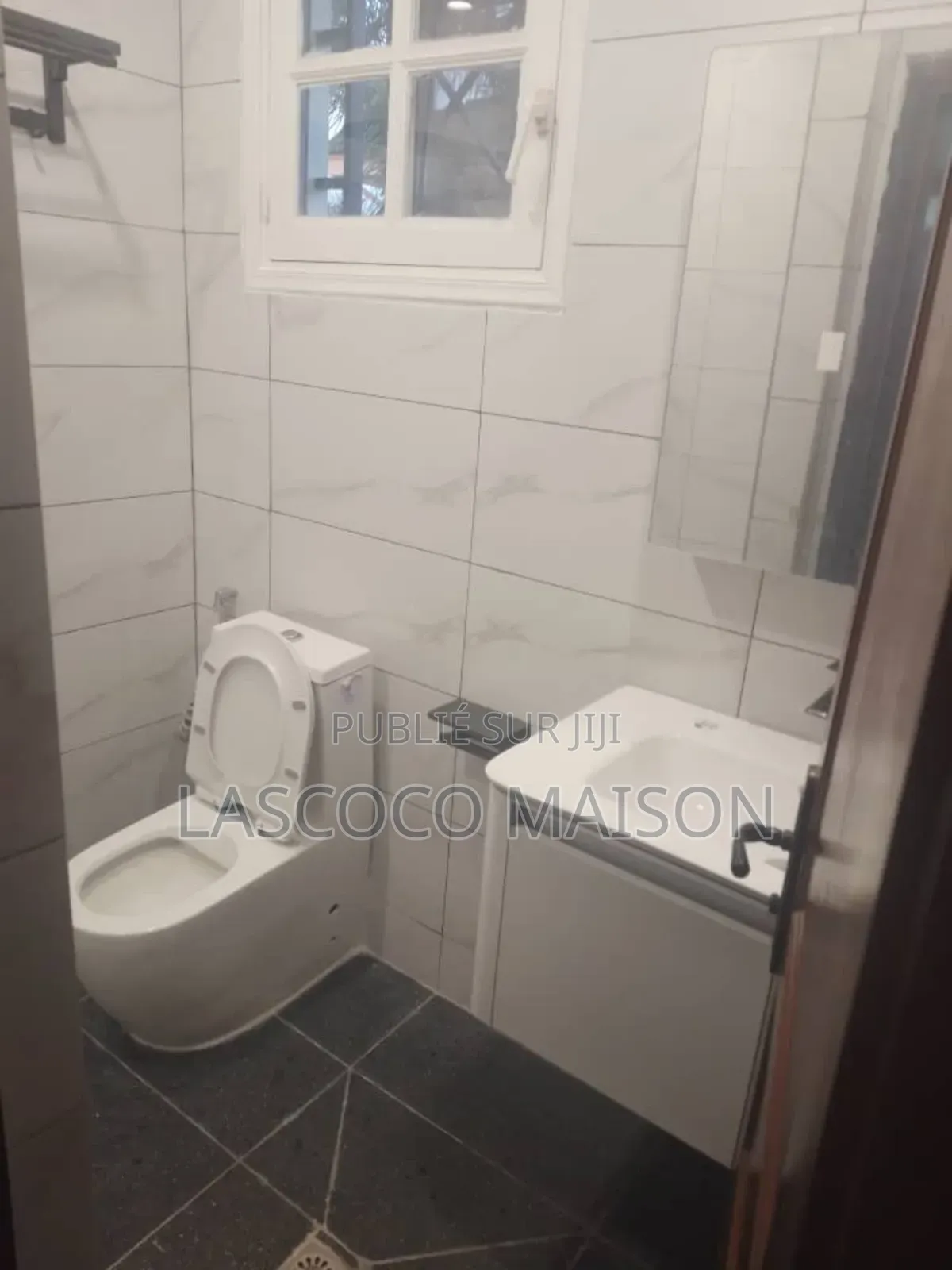 5chbre Duplex dans Lascoco, Cocody à Louer