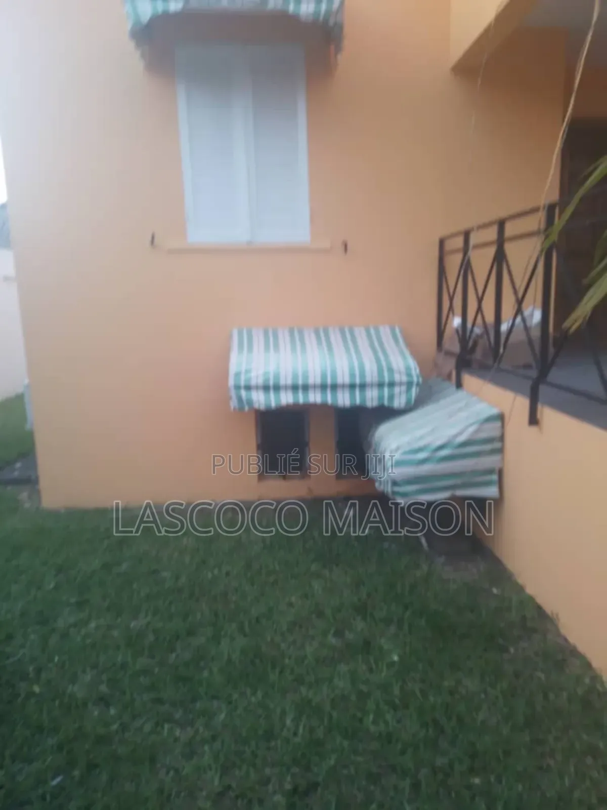 5chbre Duplex dans Lascoco, Cocody à Louer