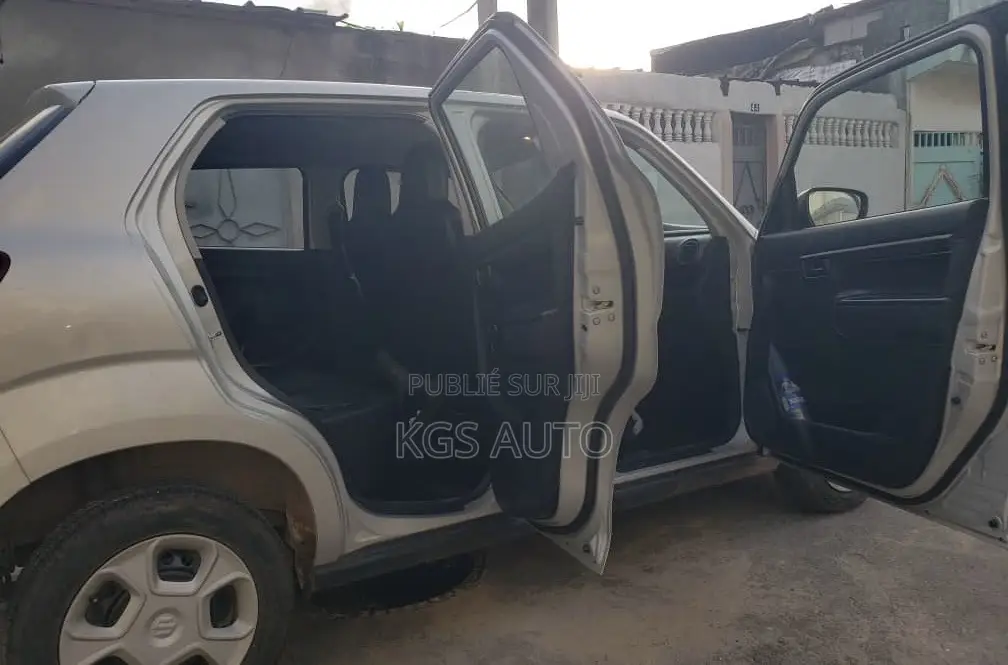 Suzuki S-Presso 2024 Gris