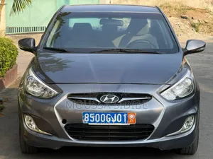 Photo - Hyundai Accent GLS 4dr Sedan (1.6L 4cyl 6A) 2014 Gris