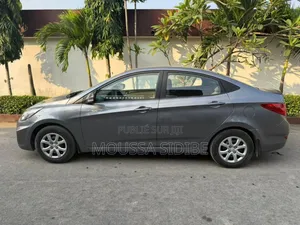 Hyundai Accent GLS 4dr Sedan (1.6L 4cyl 6A) 2014 Gris