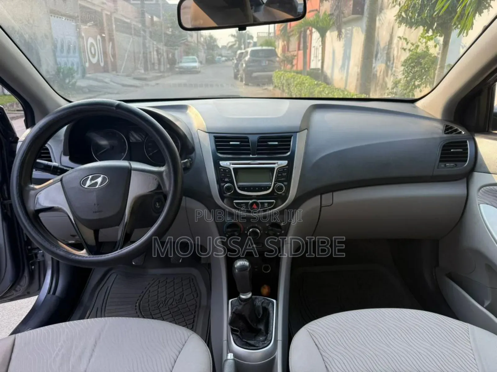 Hyundai Accent GLS 4dr Sedan (1.6L 4cyl 6A) 2014 Gris