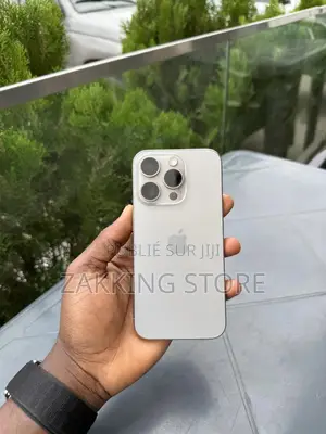 Photo - Pomme iPhone 15 Pro 128 GB Bronze