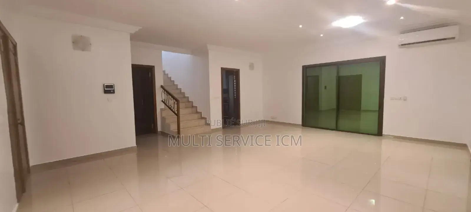 8chbre Duplex dans Ismaël Coulibaly, Cocody à Vendre