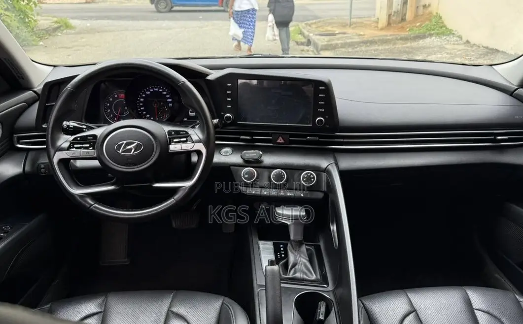 Hyundai Avante 2022 Blanc