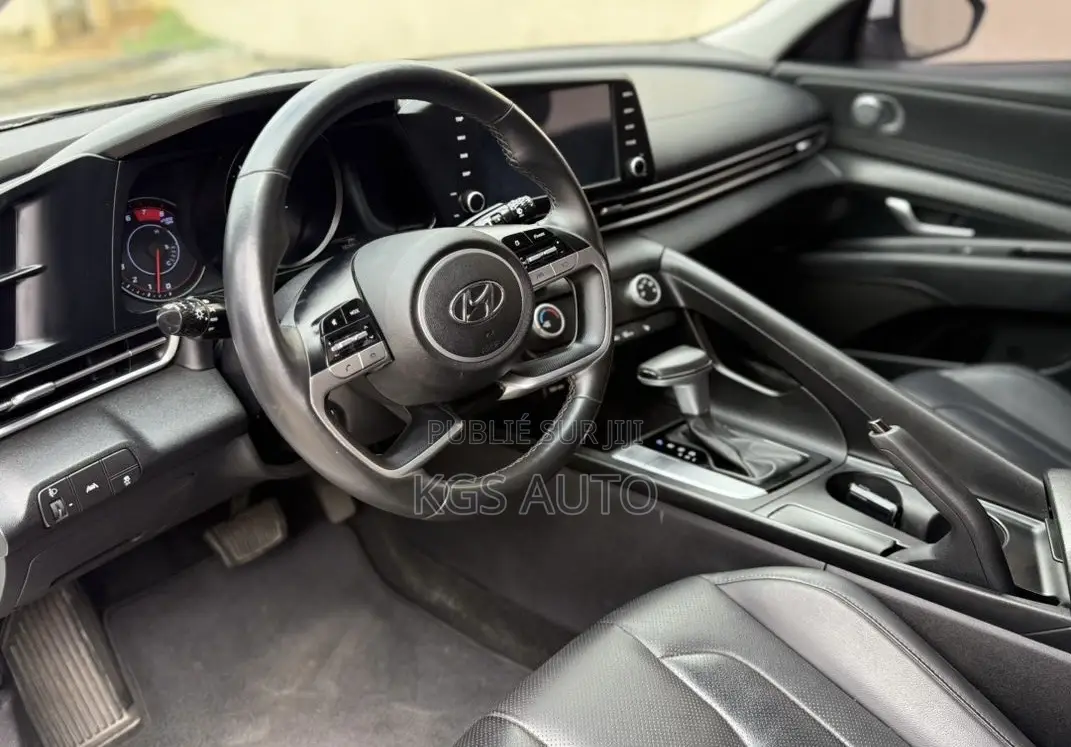 Hyundai Avante 2022 Blanc