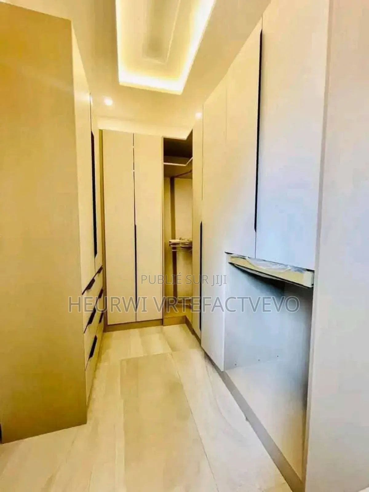 Furnished 5chbre Duplex dans Yozalem, Cocody à Vendre