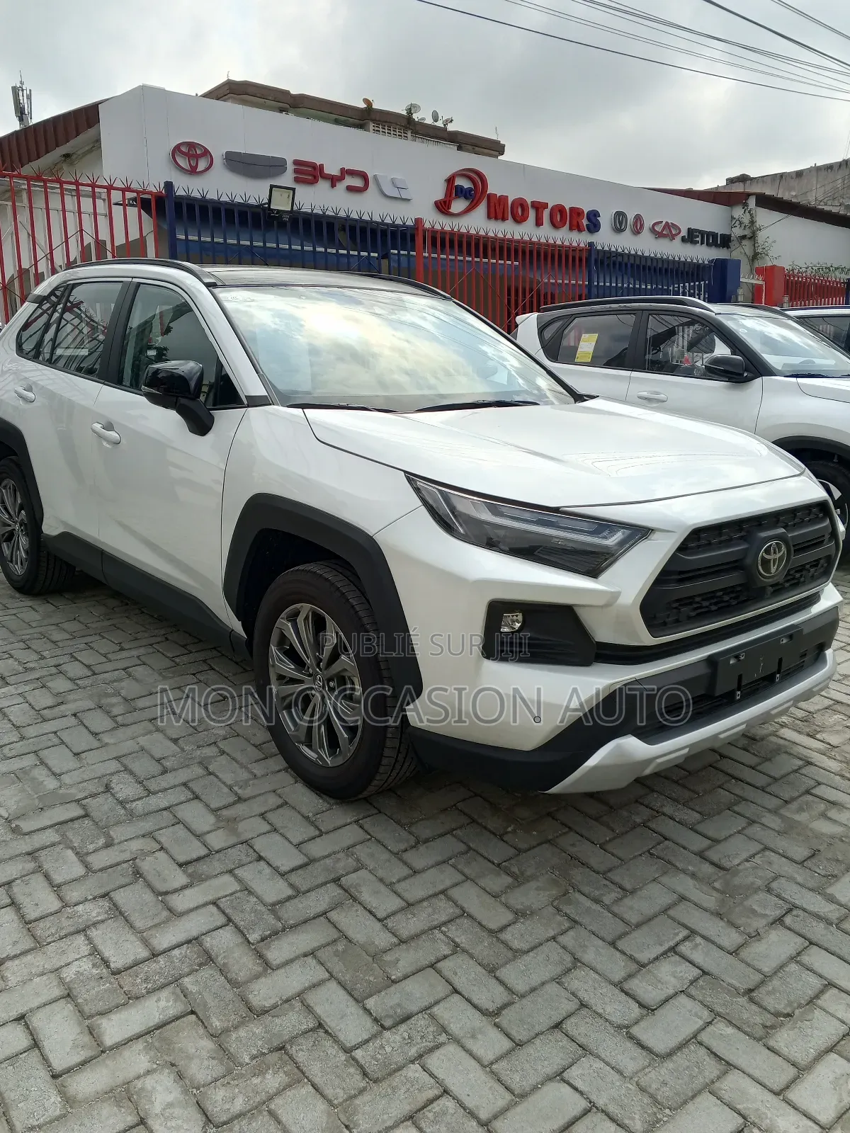 Neuf Toyota RAV4 XLE Premium 2025 Blanc
