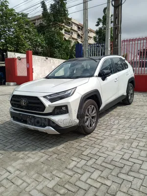 Neuf Toyota RAV4 XLE Premium 2025 Blanc