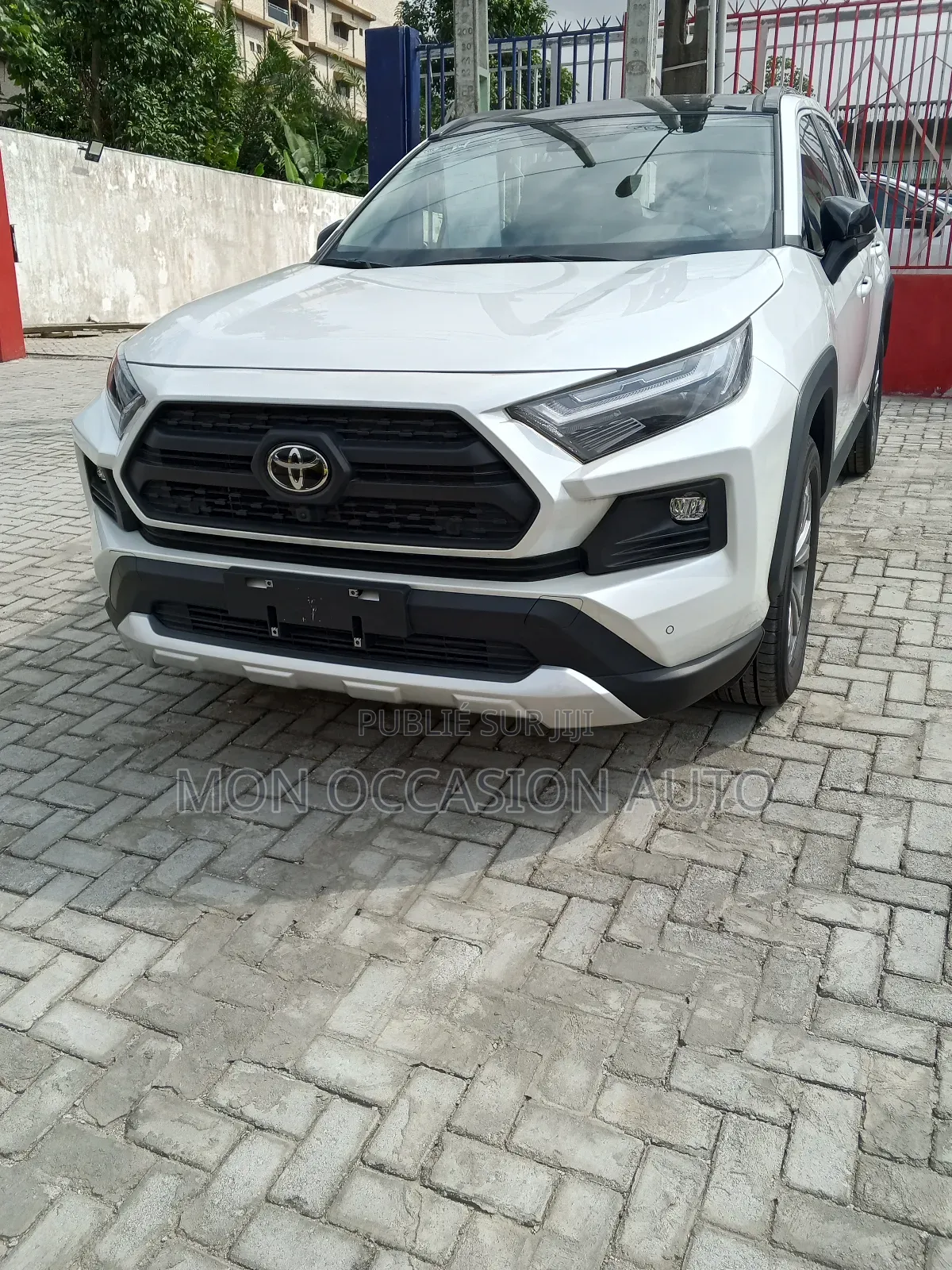 Neuf Toyota RAV4 XLE Premium 2025 Blanc
