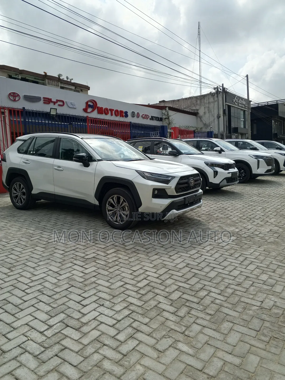 Neuf Toyota RAV4 XLE Premium 2025 Blanc