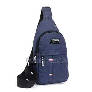 Photo - Sac en Bandouliere en Nylon Bleu