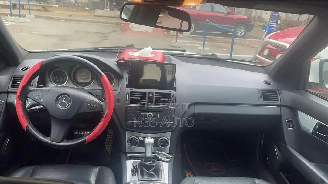 Mercedes-Benz C300 Luxury Sedan RWD (3.0L 6cyl 7A) 2009 Blanc