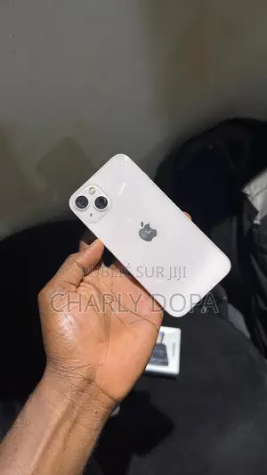 Photo - Apple iPhone 14 128 GB Rose