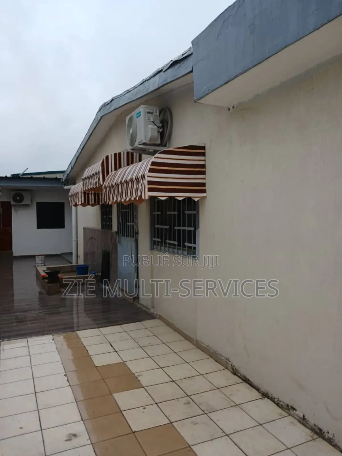 Furnished 4chbre Villa dans Zié Multi-Service, Cocody à Vendre