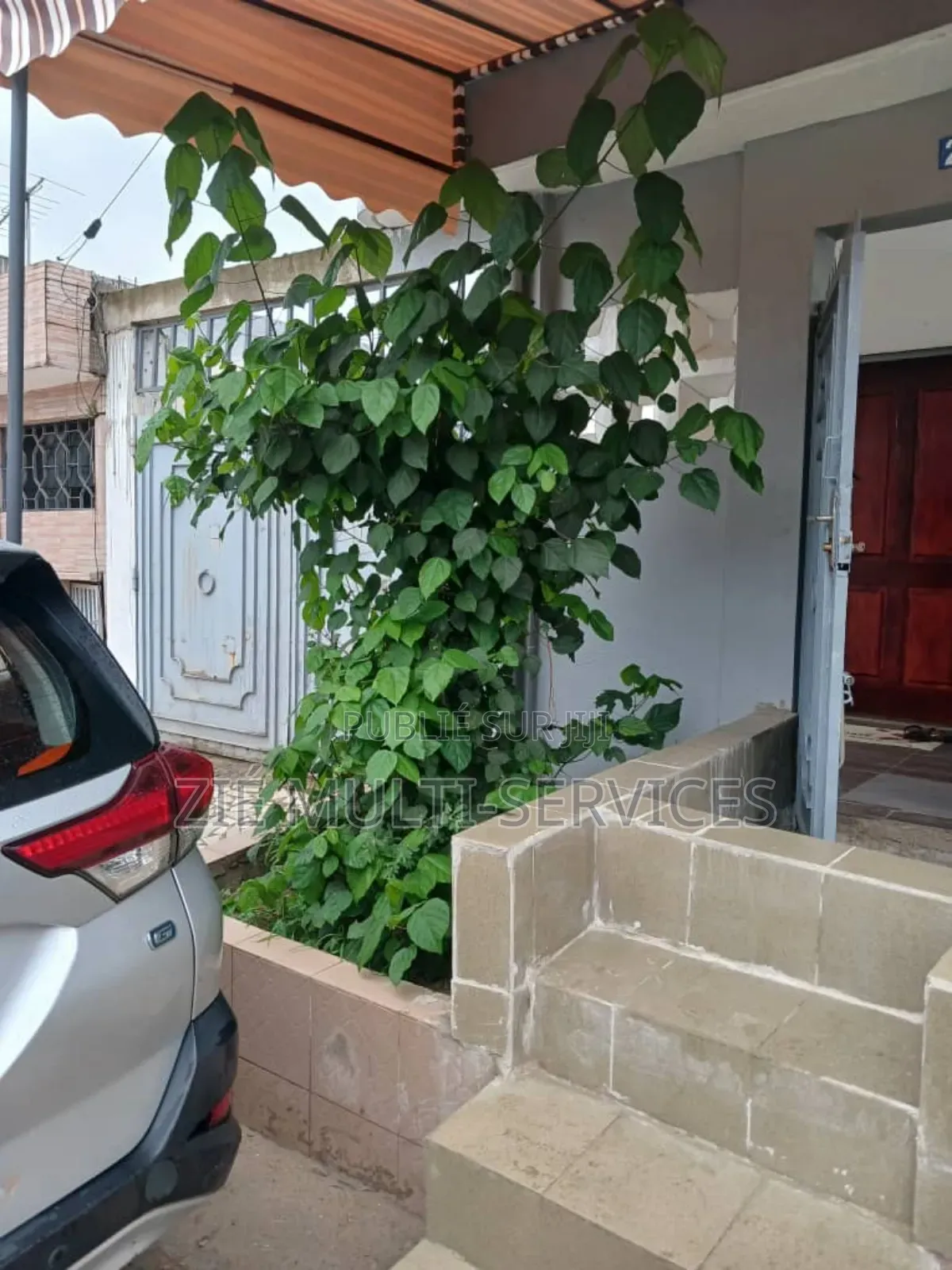 Furnished 4chbre Villa dans Zié Multi-Service, Cocody à Vendre