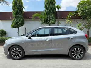 Suzuki Baleno 2023 Gris