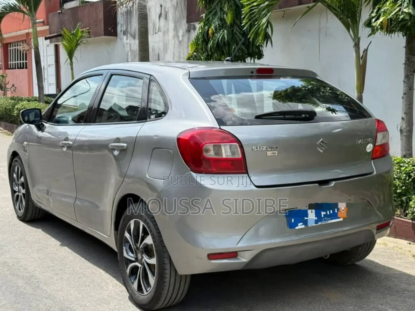 Suzuki Baleno 2023 Gris