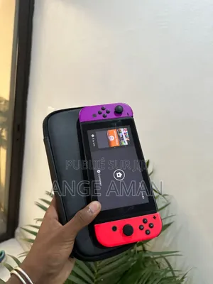 Nintendo Switch Classique Craquée +20 Jeux + Pochette